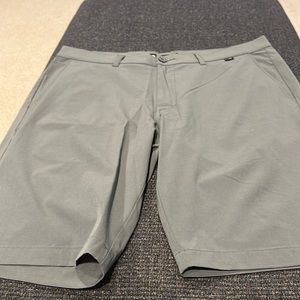 Men’s Travis Mathew Golf Shorts, Flat Front, Gray, Size 36, Like New
